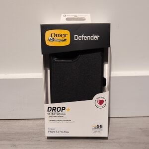 OtterBox Defender Series Black Case for iPhone 13 Pro Max